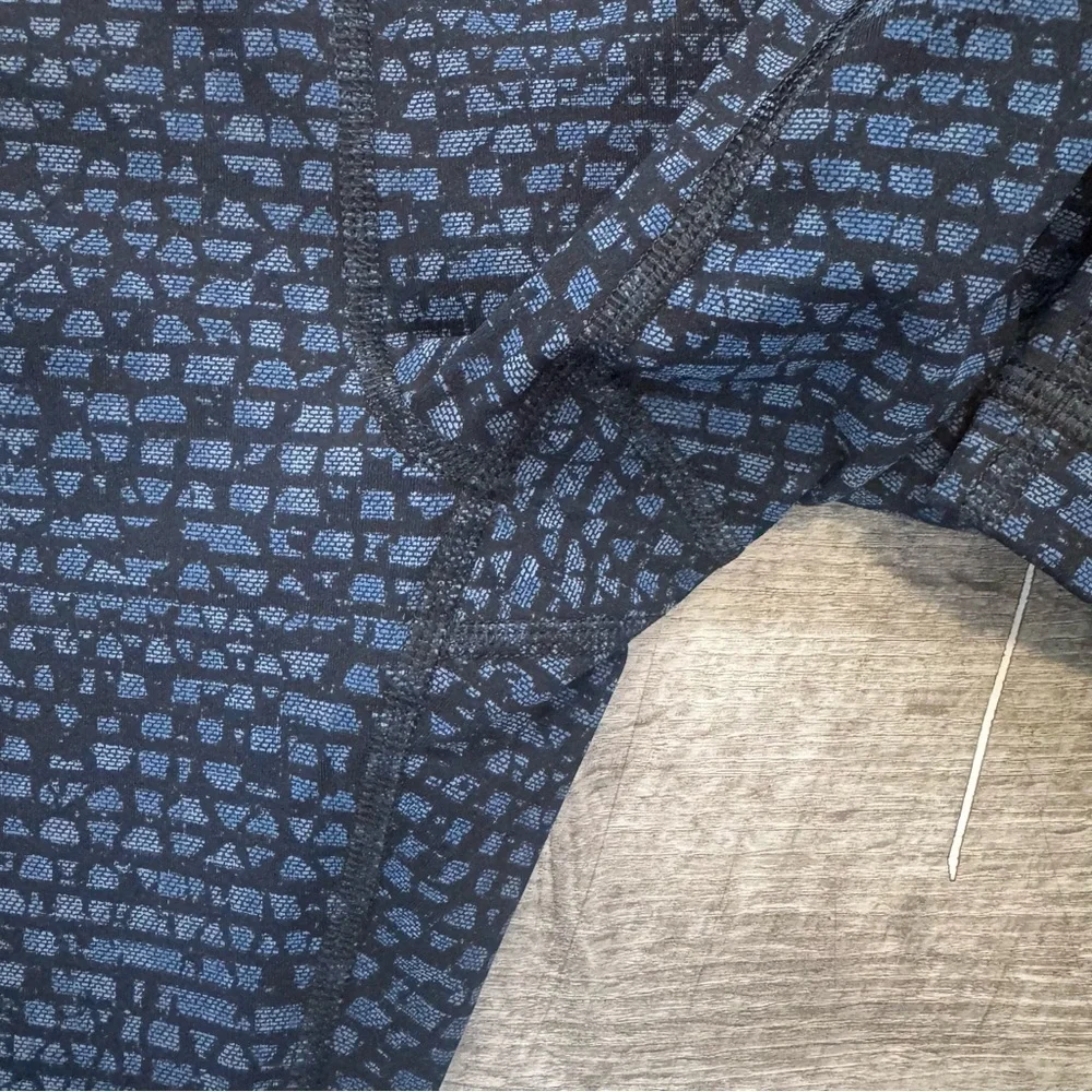 Lululemon Pace Rival Cropped Legging Blue/Black Womens Sz. 6
